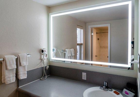 Deluxe River View Bathroom