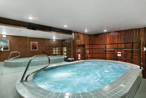 Hot tub / Spa area