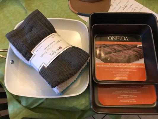 Cuisenart griddle pan, Oneida cake pans, bar mop towels.