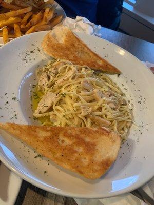 Lemon garlic pasta with chicken!