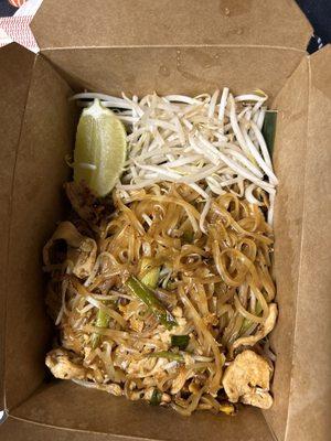 Chicken pad thai