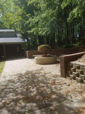 This little horse shoe sitting area is a popular spot