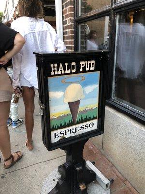 Halo Pub