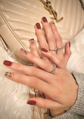 Burberry fall nails