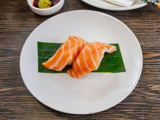 Salmon sushi