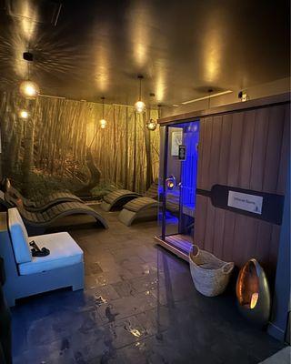 Sauna, steam room, and rest area