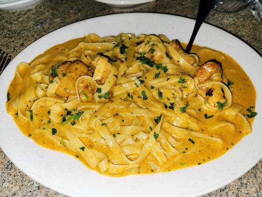 Cajun Seafood (Shrimp, scallops) Alfredo