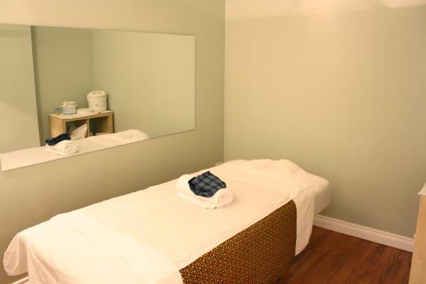 Clean & Spacious Massage Room