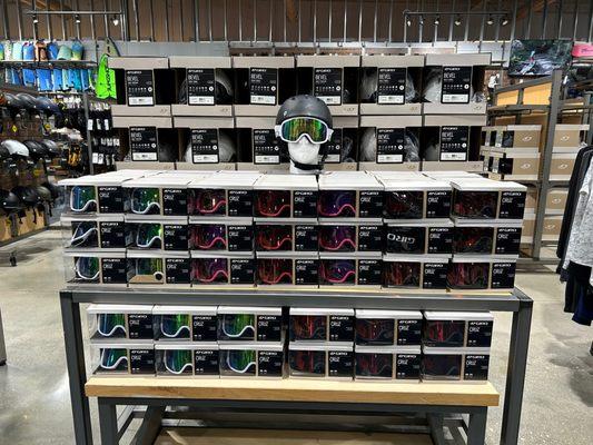 We carry Giro ski and snowboard helmets as well as Giro Goggles. Sun & Ski Sports is the best ski and snowboard shop in San Antonio.