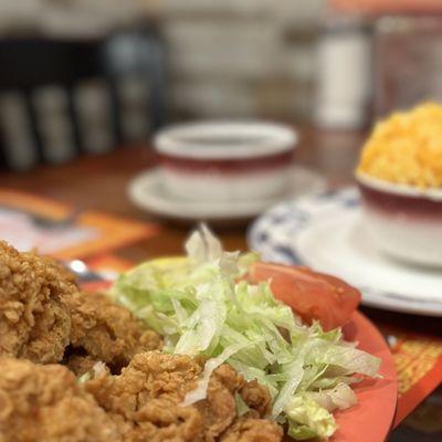 Fried Chicken Cracking with rice & beans