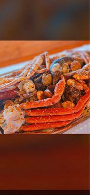 Snow crab,shrimp,baby clams,Garlic butter