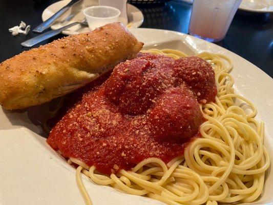 Spaghetti and meatballs