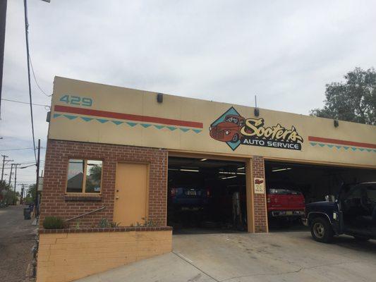 Come here for high quality auto mechanics and service. Plenty of things to do in walking distance from Sooner's.