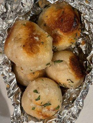 Garlic knots