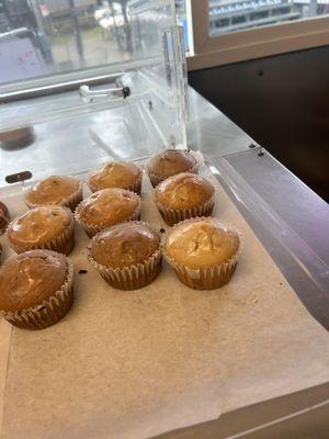 Cupcakes and mini donuts are ready. Cafecito Express Multnomah French Quarter.