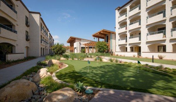 Casa has it's own well-maintained practice putting green.