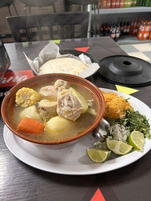 Caldo de Pollo