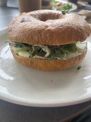 Nice bagel sandwich