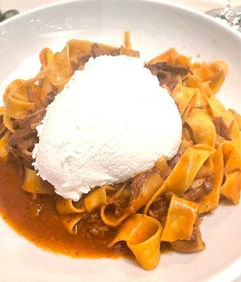 Papperdelle Short Rib -fettuccine with slow cooked short ribs.