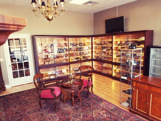 Cigar shop and smoking lounge. Membership options available and day passes. Events on site and offsite.