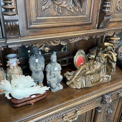 China vases, mutton phat Jade antique, bronze lady, bronze picture frame, 2 Japanese soldiers