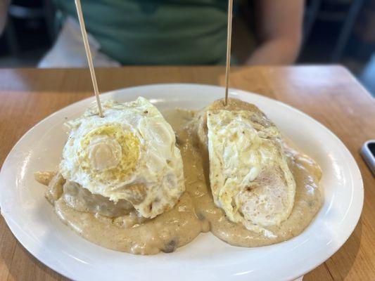 Eggs-treme B&G with shiitake gravy