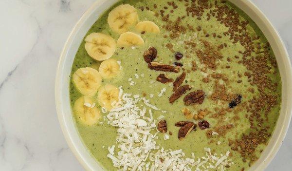 Kale Calm Smoothie Bowl | Kale, Spinach,  Yogurt | Almond Milk |