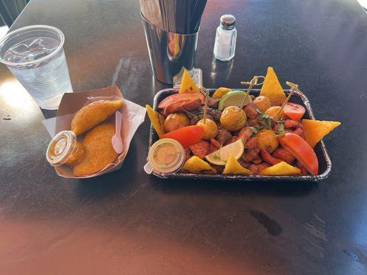 Chicken and Medallo empanadas and Picada mix