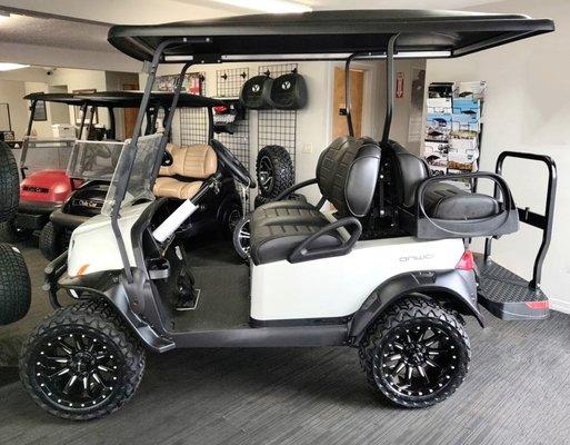 2021 Club Car 4-passenger ONWARD golf cart with Lithium-ion batteries.