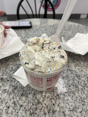 Sweet cream with Oreo, sprinkles and cookie dough