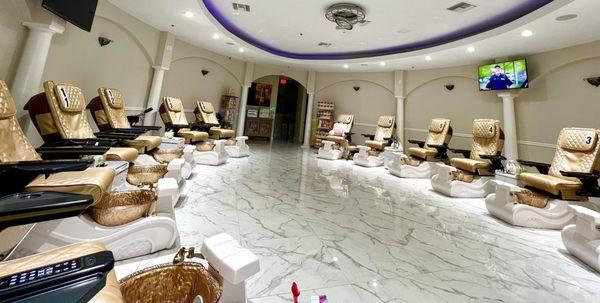 Lavish Nails & Spa