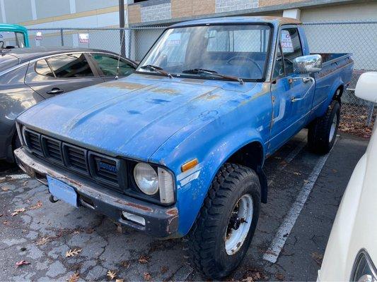 My 1980 Toyota Pickup 4x4 Carlos restored for me :)