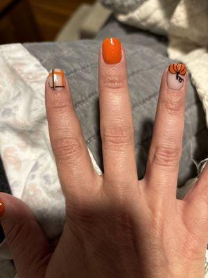 Hannah, Cathy, Ashley, Tina, and V are amazing. V did my "Thanksgiving" nails and I absolutely love them. Cannot recommend them enough!!!!