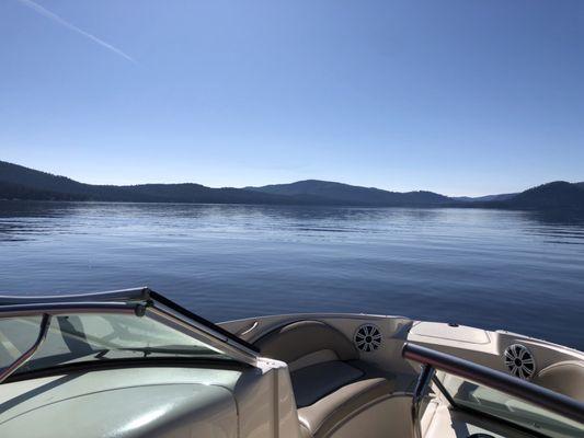 Sea Ray Sundeck @ Almanor