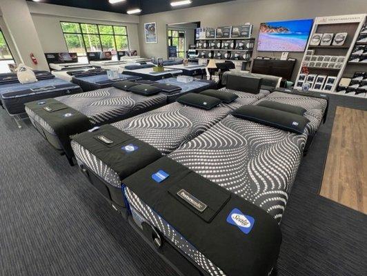 Sealy Posture-Pedic Plus Hybrids!