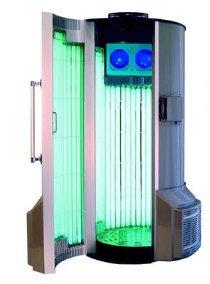 Fast UV stand-up booth with high pressure facial lamps