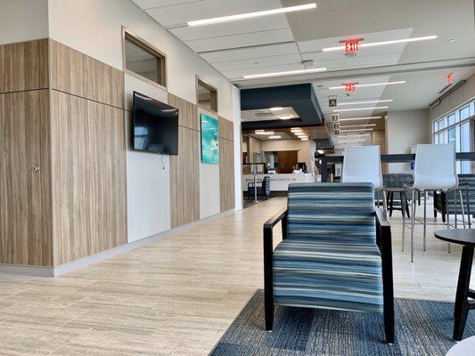 Beautiful new and spacious waiting area in clinic.