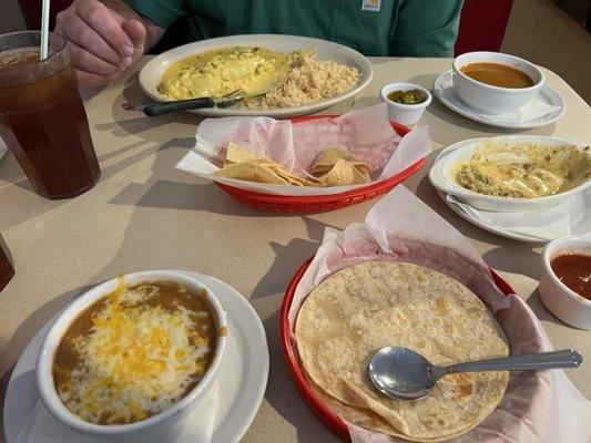 Salsa, Queso and chips