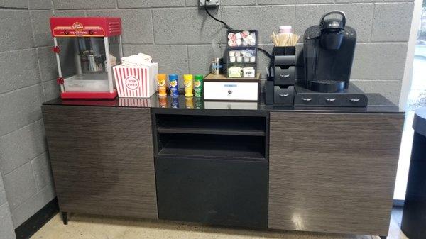 Beverage/snack center