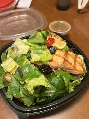 Salmon Berry Salad