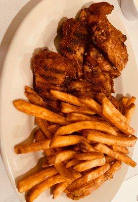 Cajun Wings with fries