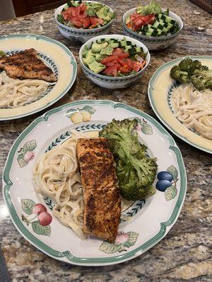 Salmon Fettuccine w/Veggies - Meal Prep