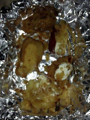 We ordered jalapeño poppers along with pizza and the poppers were fried in rancid grease.  gross, just gross!