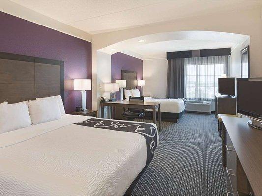 La Quinta Inn & Suites By Wyndham Arlington North 6 Flags Dr