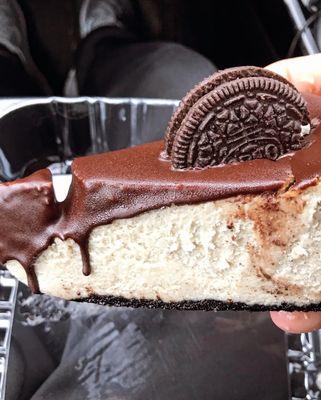 Oreo cheesecake slice