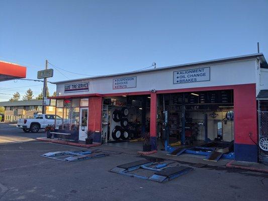 Luis' Tire Service