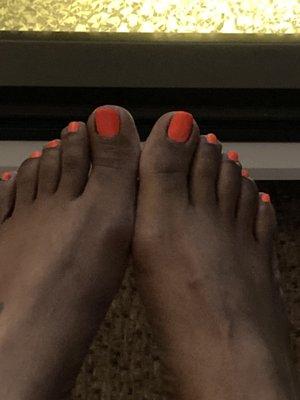 Two different shaped big toes