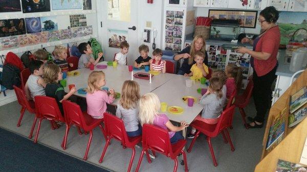 Snack time in the 3/4 year old classroom