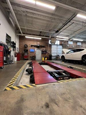 Hunter Alignment and wheel and tire equipment. No expense is spared in order to take the best care of Decatur, GA!