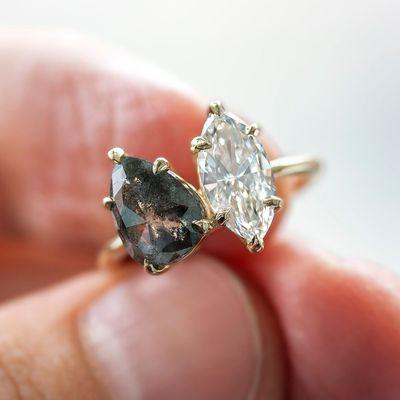 Salt & pepper diamond "toi et moi" ring